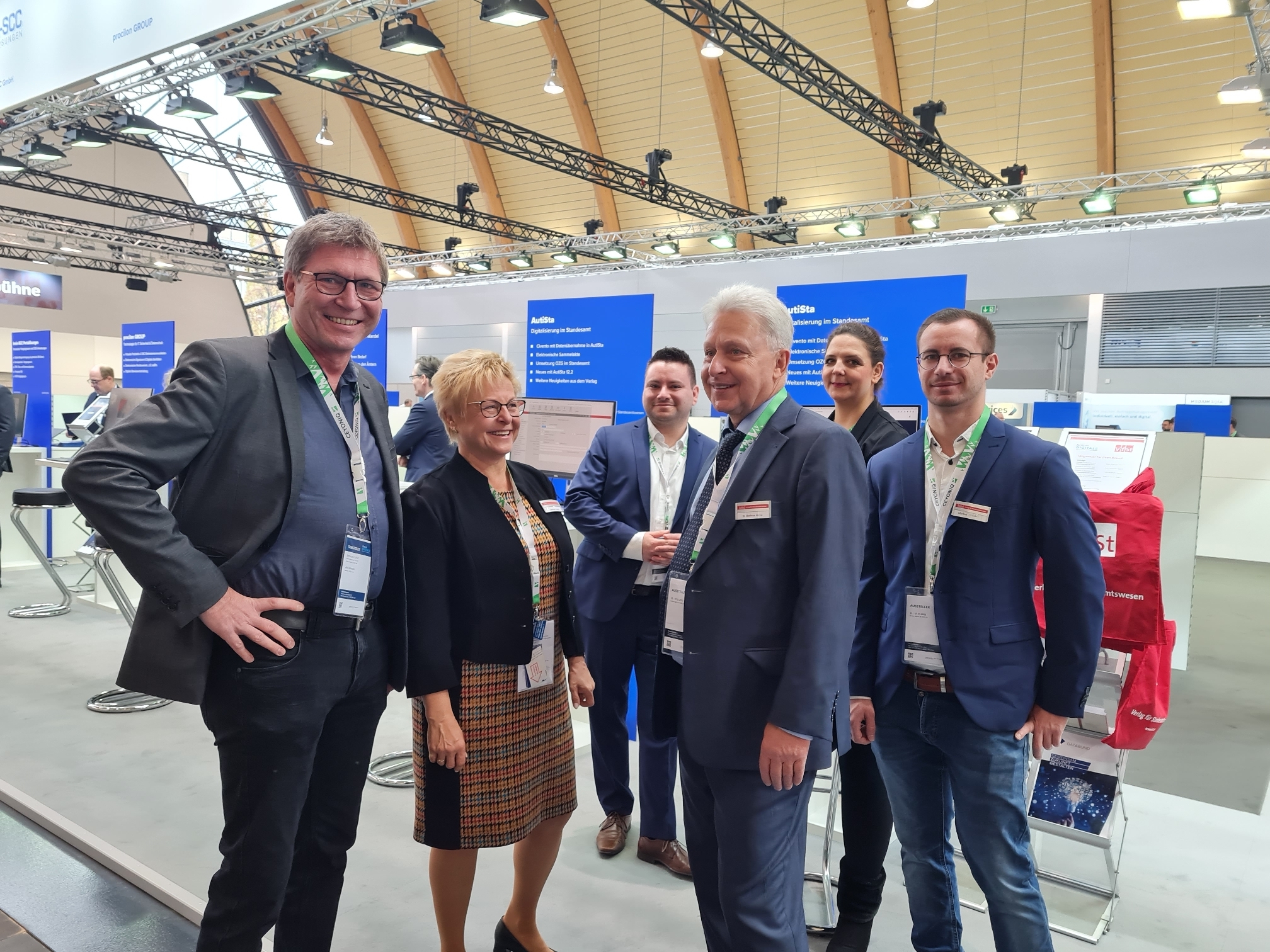 Gruppe von sechs Personen während des Kongresses.