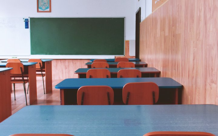 Leeres Klassenzimmer.