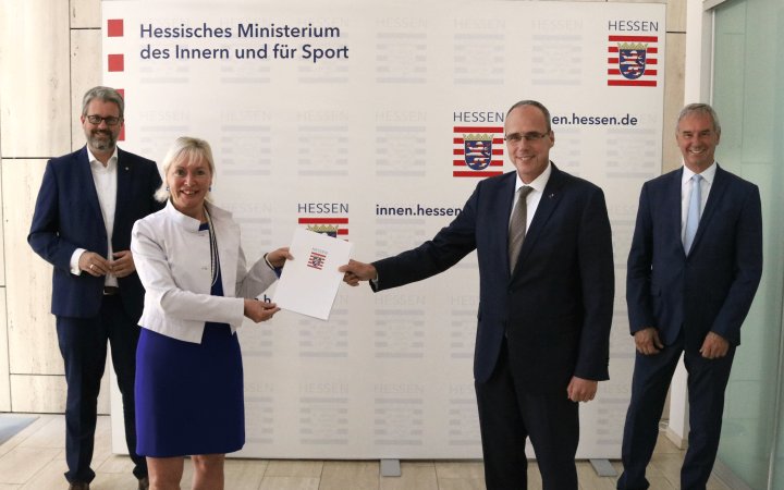 Kristina Sinemus; Peter Beuth; Ulrich Künkel und Patrick Burghardt.