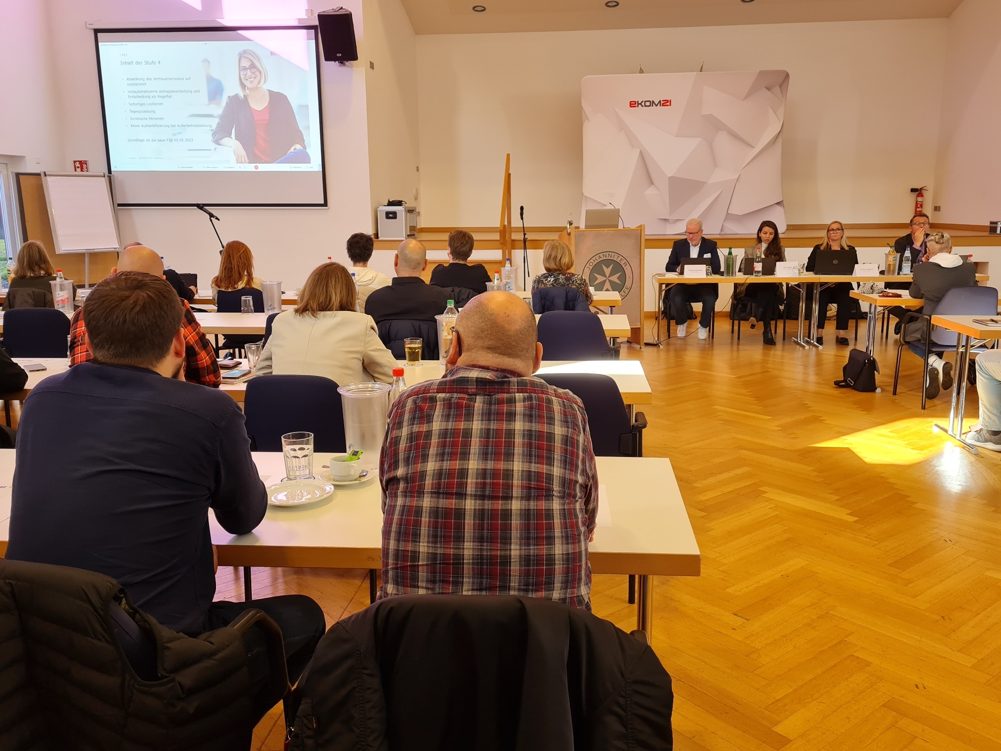 Gruppe von Teilnehmenden während des Anwendertreffens.