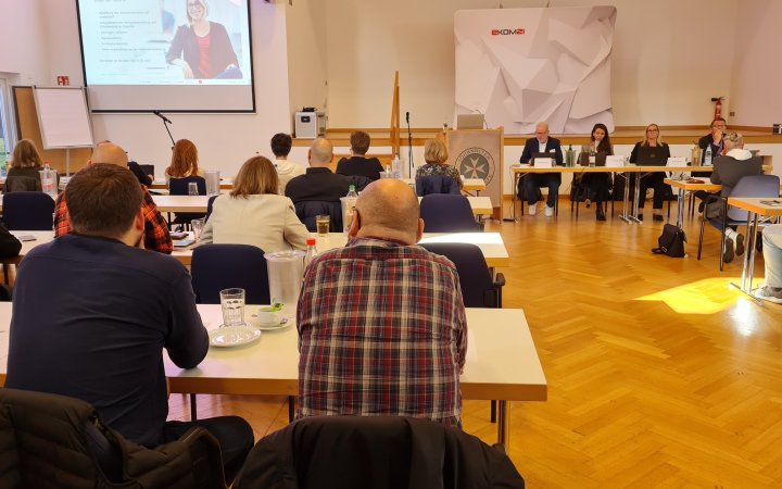 Gruppe von Teilnehmenden während des Anwendertreffens.
